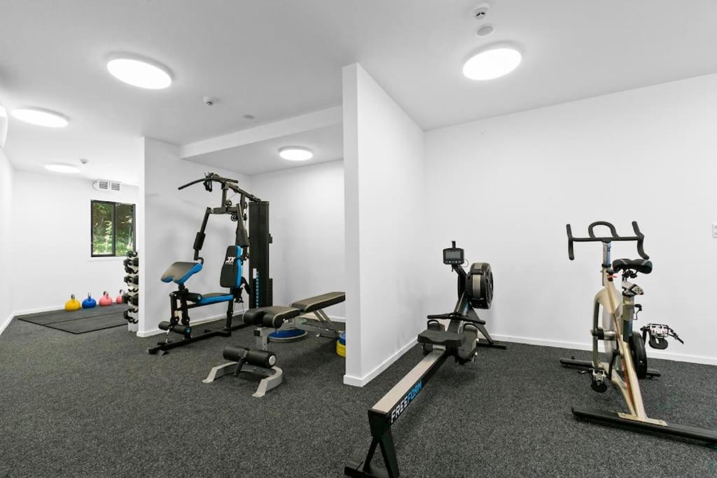 Alex Apt With Onsite Gym And Walk To Town Queenstown Exterior photo